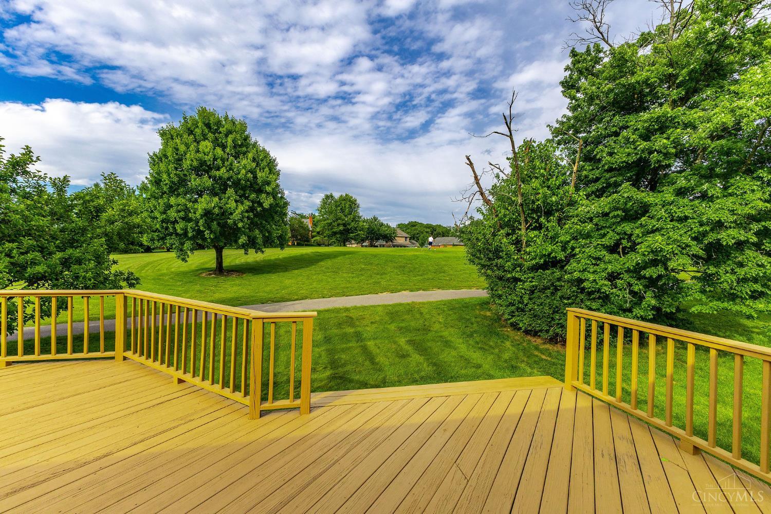 5562 Greenwillow Circle