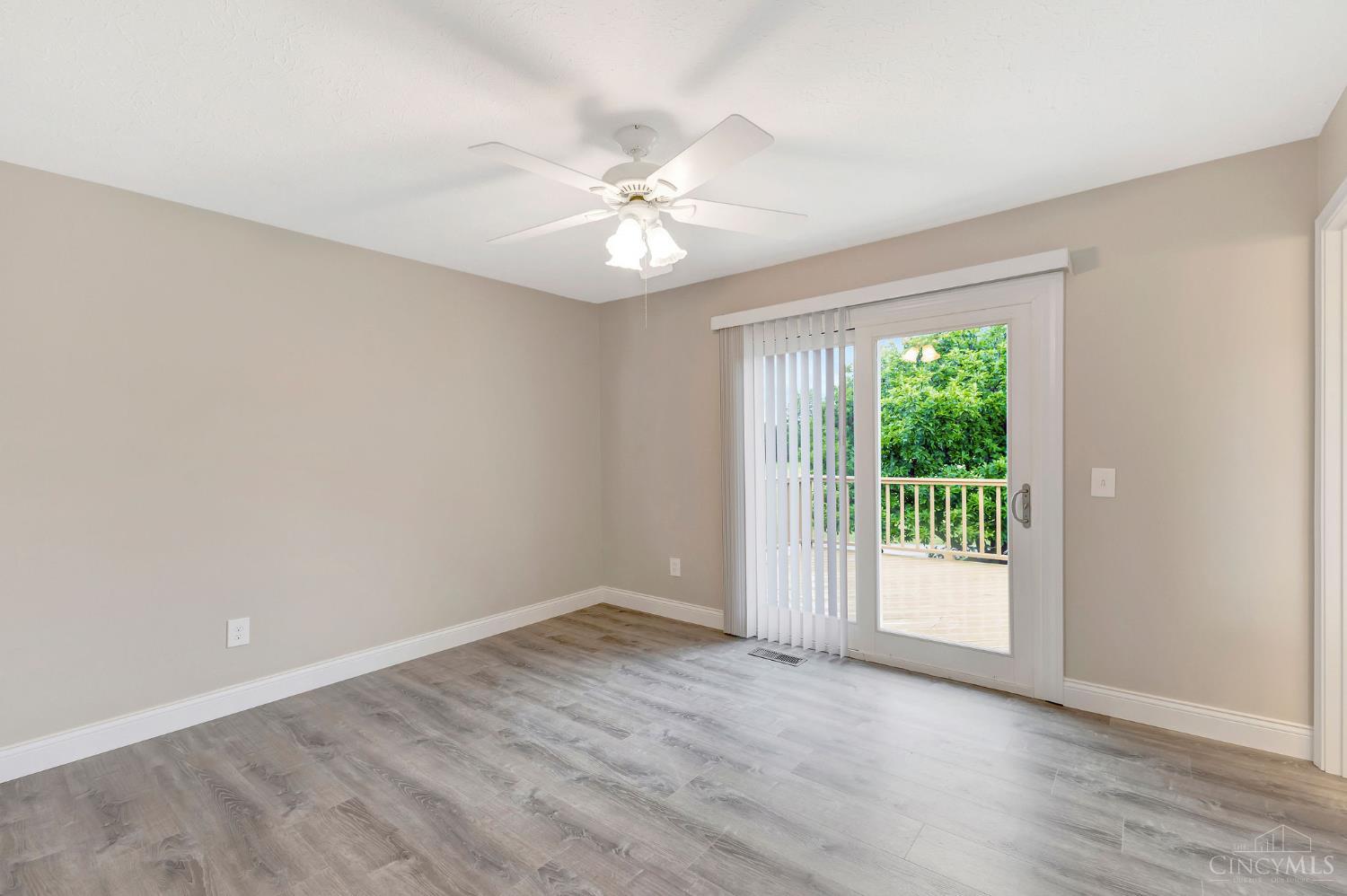 5562 Greenwillow Circle