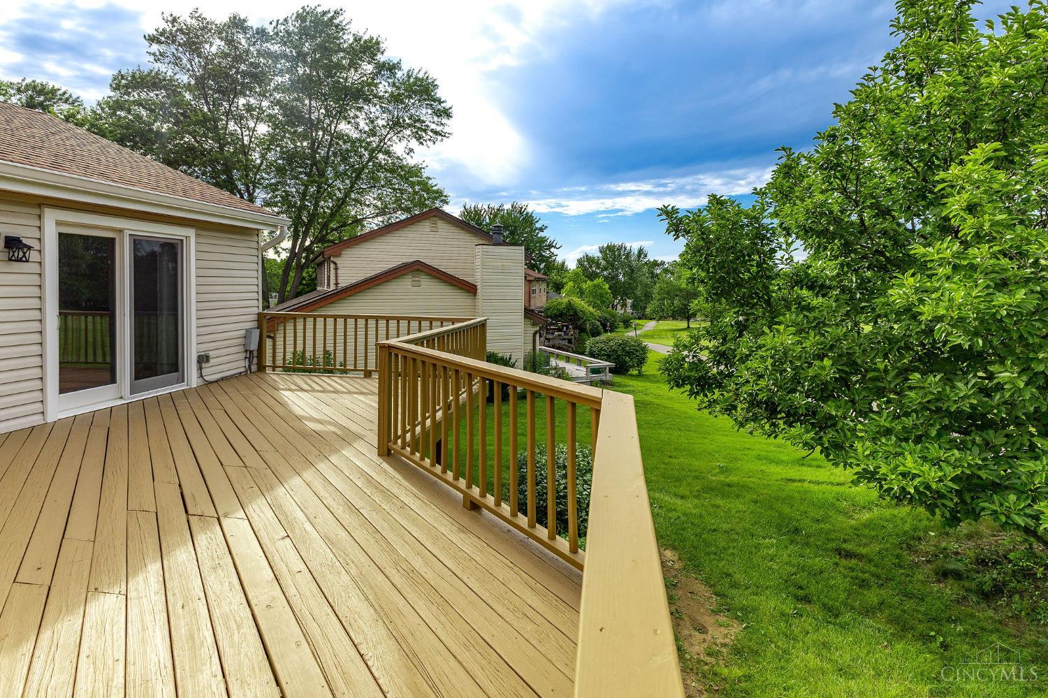 5562 Greenwillow Circle