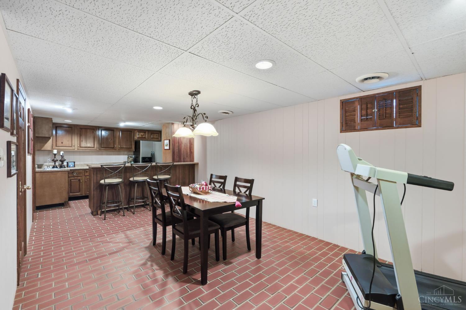 5875 Countryhills Drive