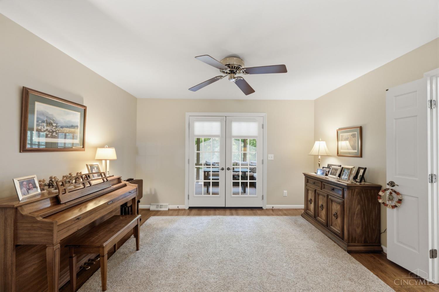 5875 Countryhills Drive