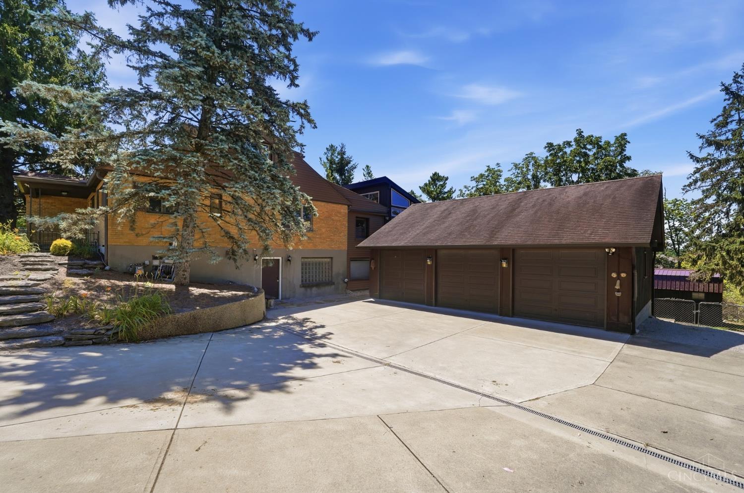 4605 Boomer Road