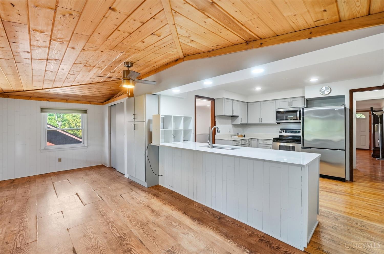 4605 Boomer Road