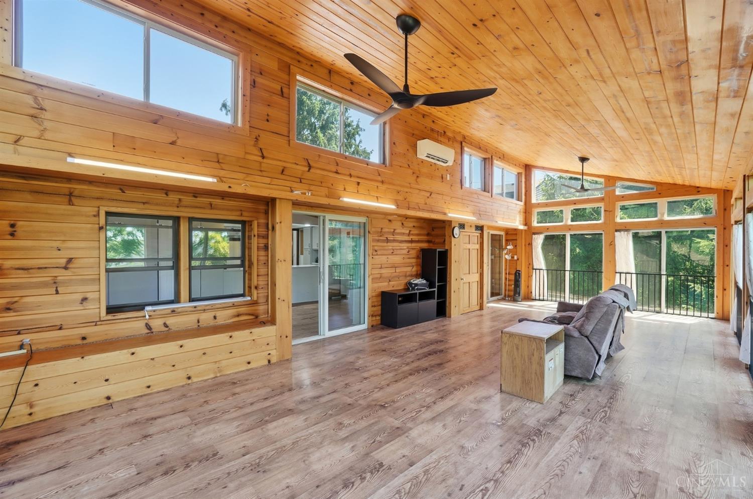 4605 Boomer Road