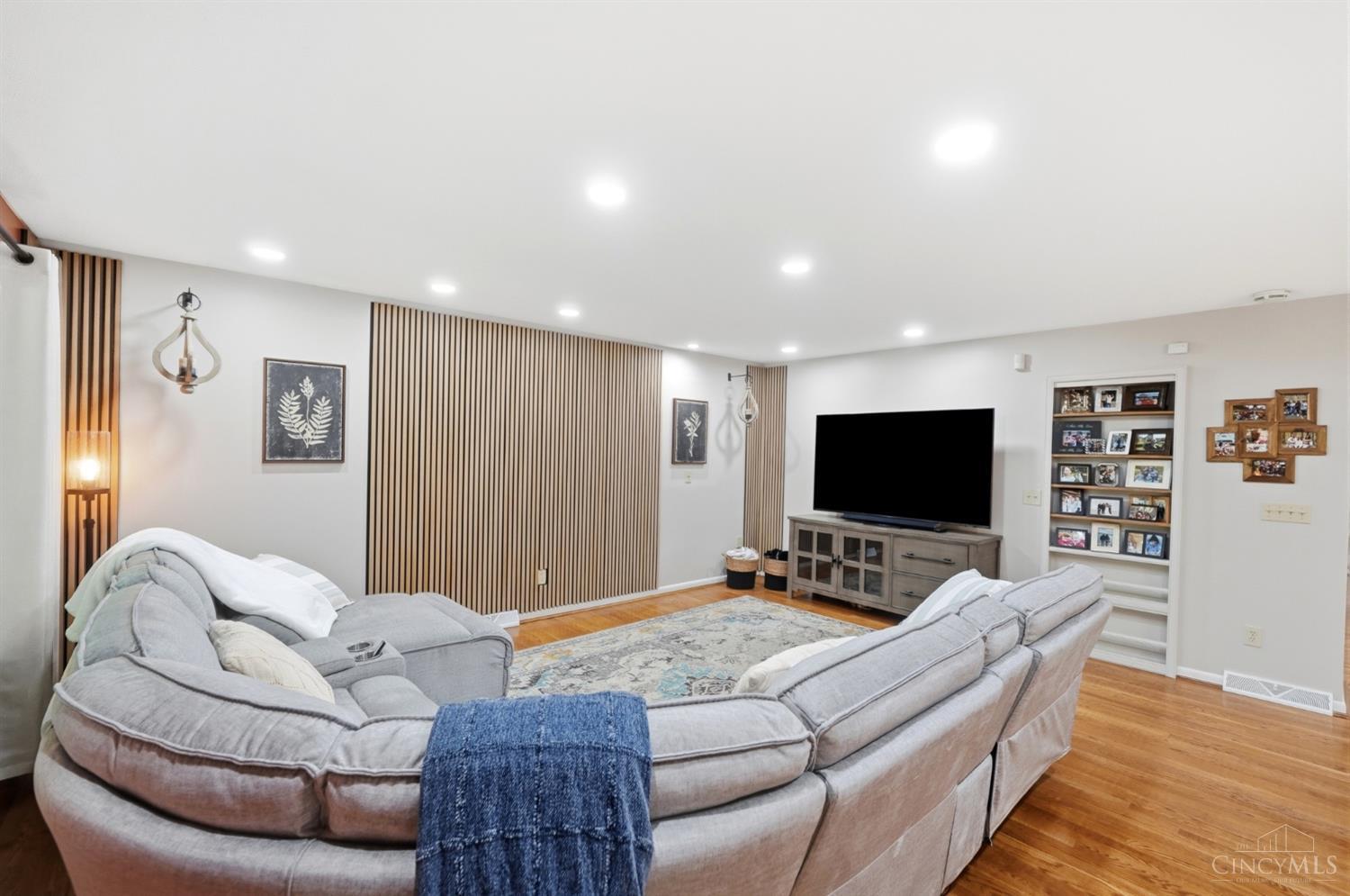 5410 Cleves Warsaw