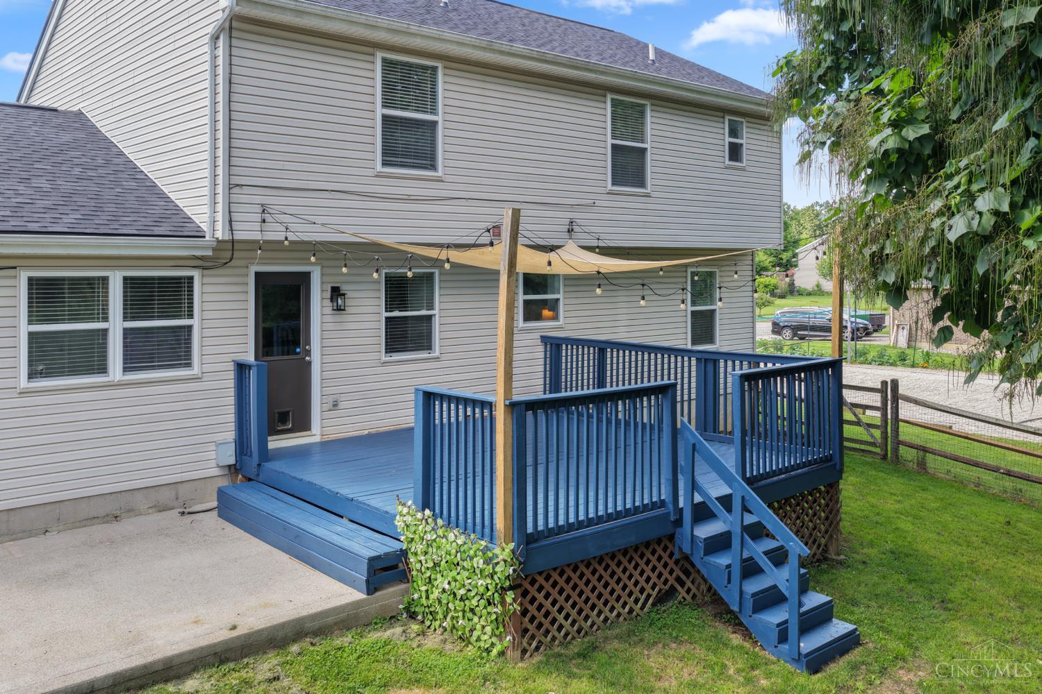 8042 Laurelwood Drive