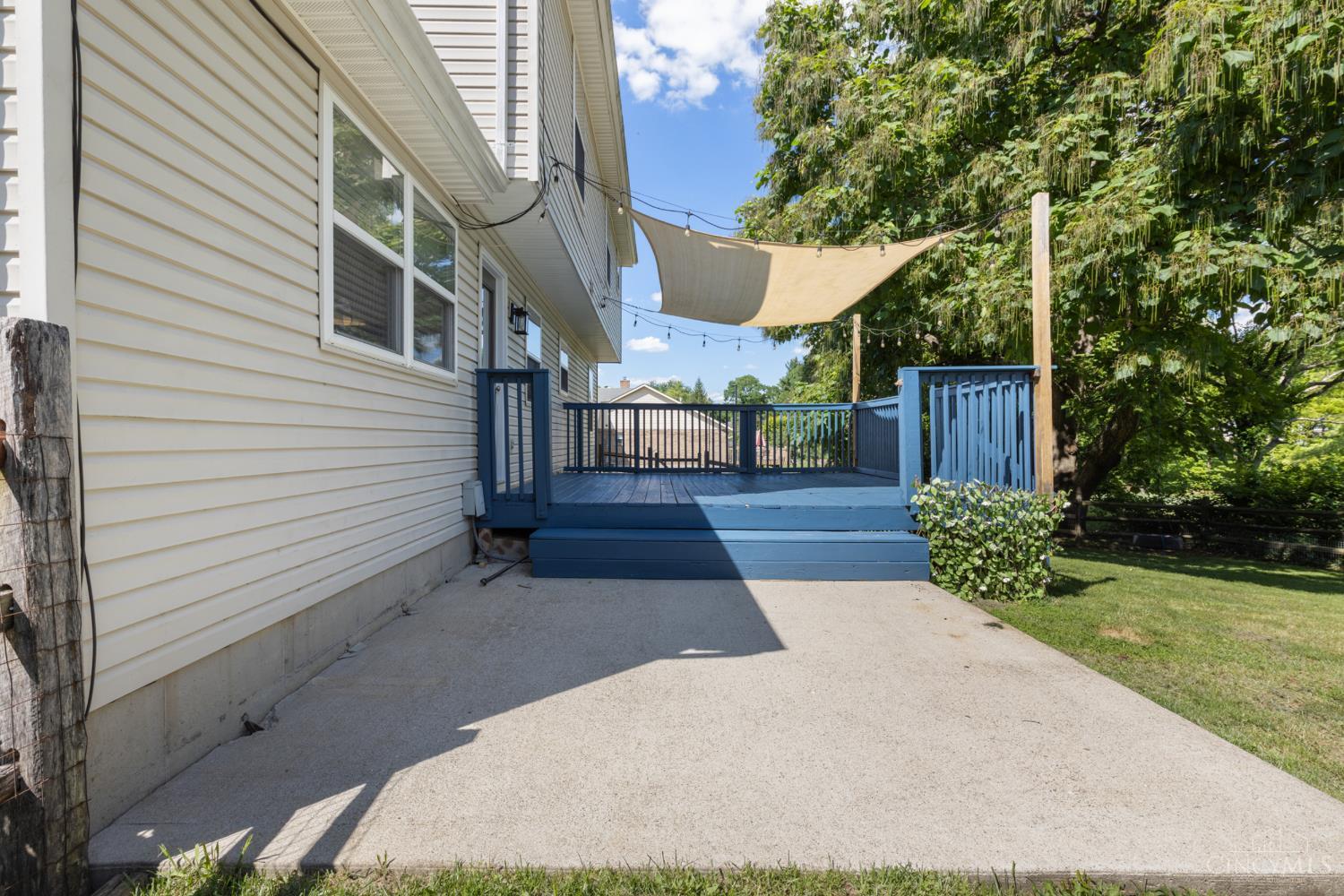 8042 Laurelwood Drive