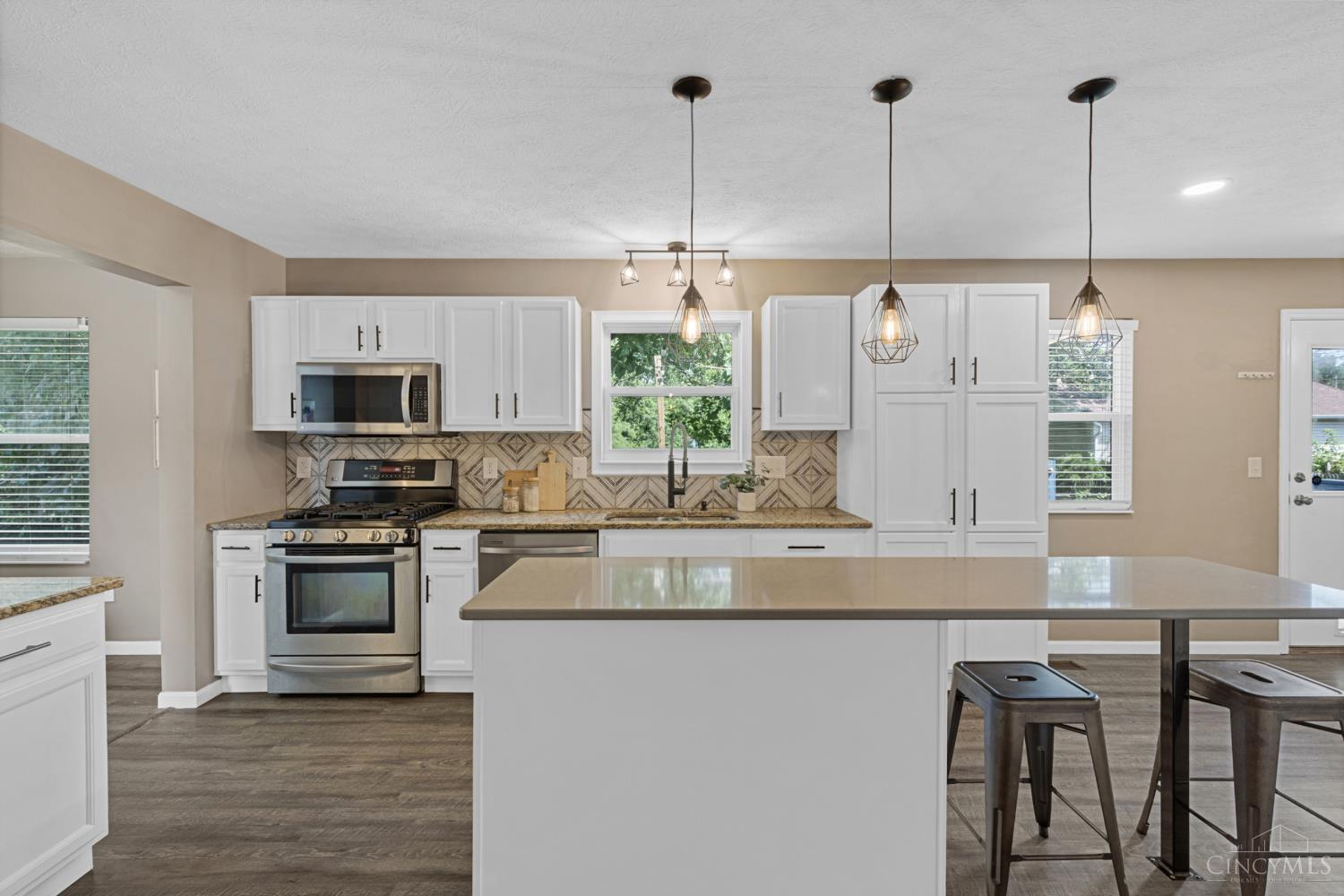 8042 Laurelwood Drive