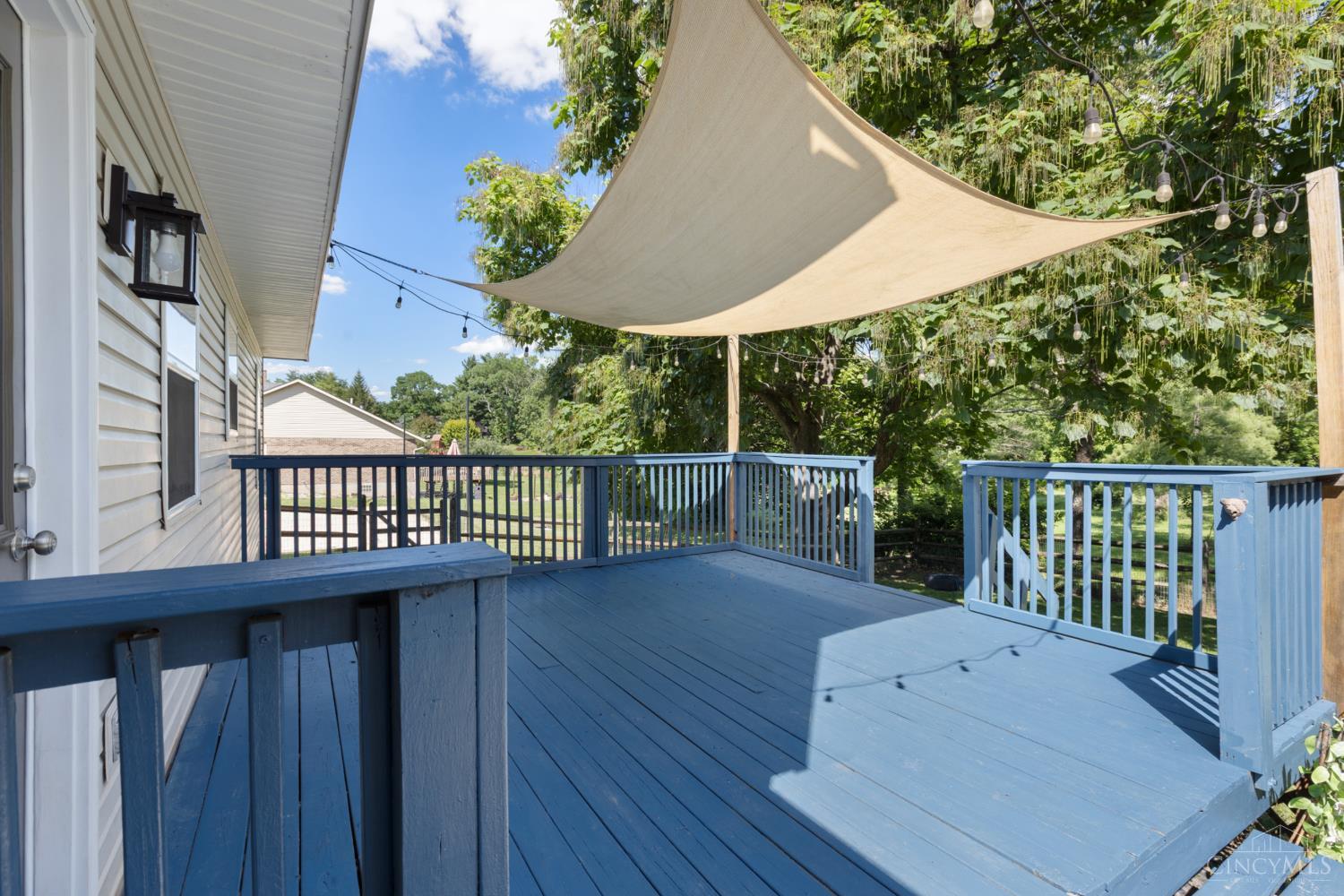 8042 Laurelwood Drive