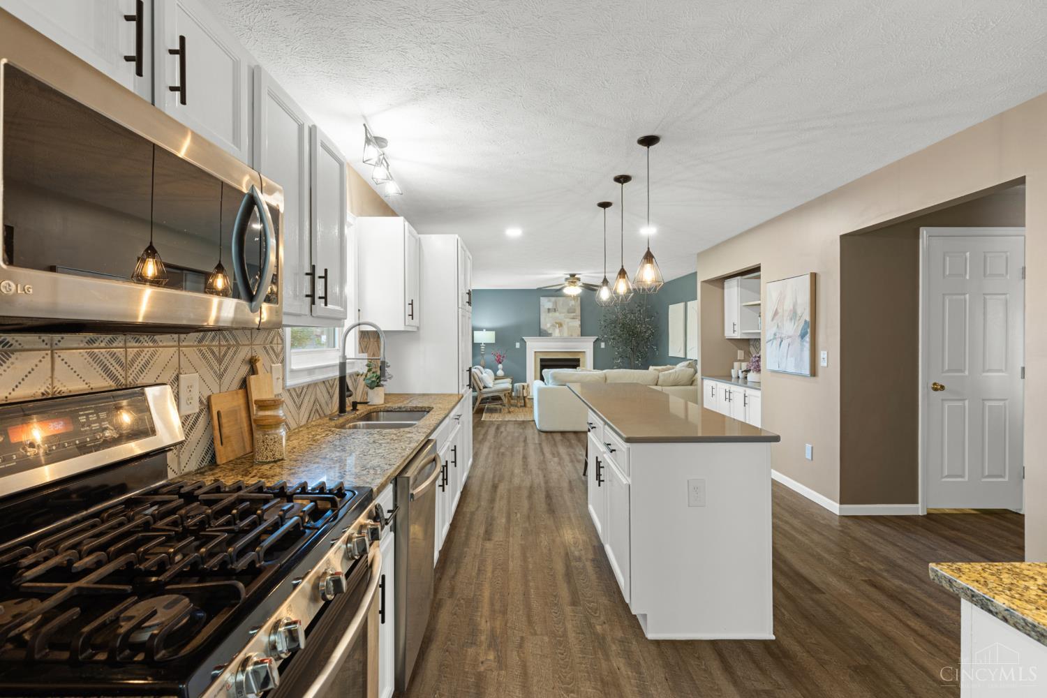 8042 Laurelwood Drive