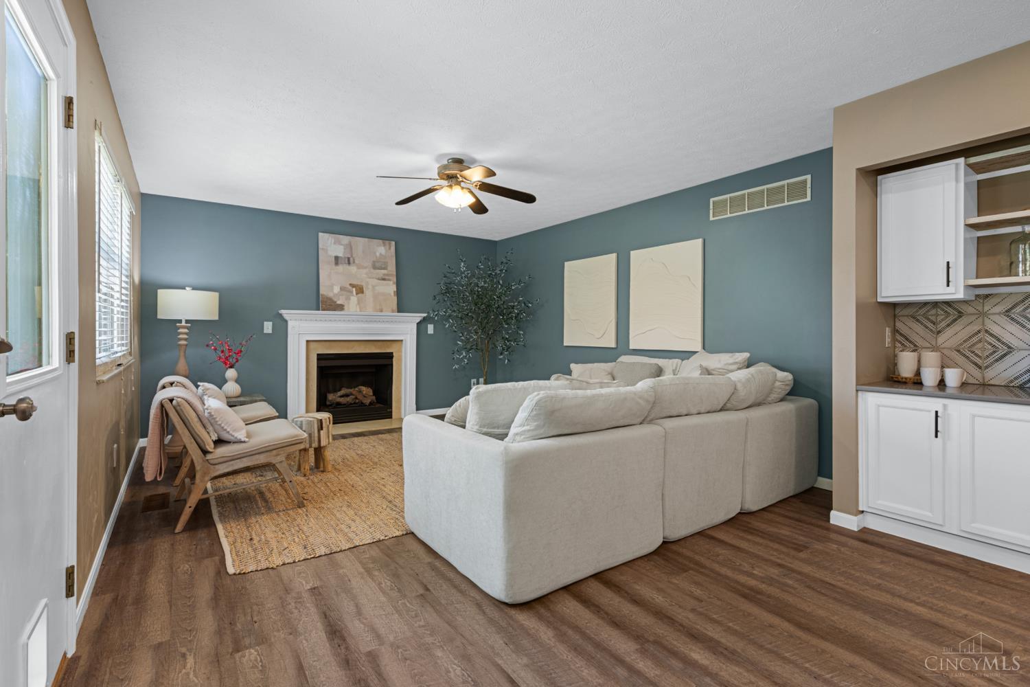 8042 Laurelwood Drive