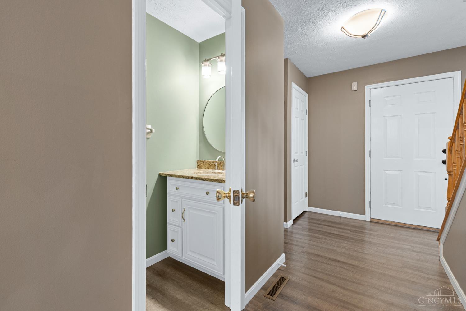 8042 Laurelwood Drive