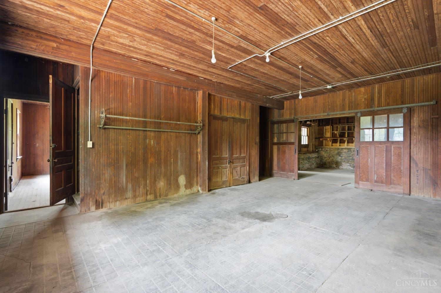 353 Oliver Road