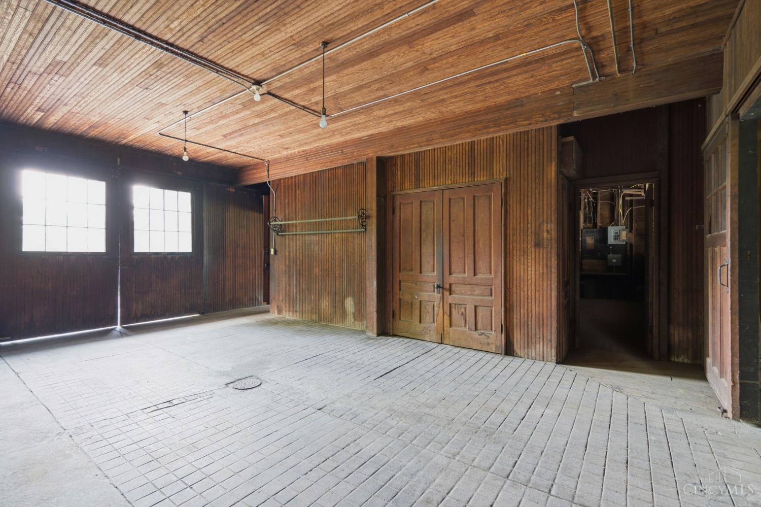 353 Oliver Road
