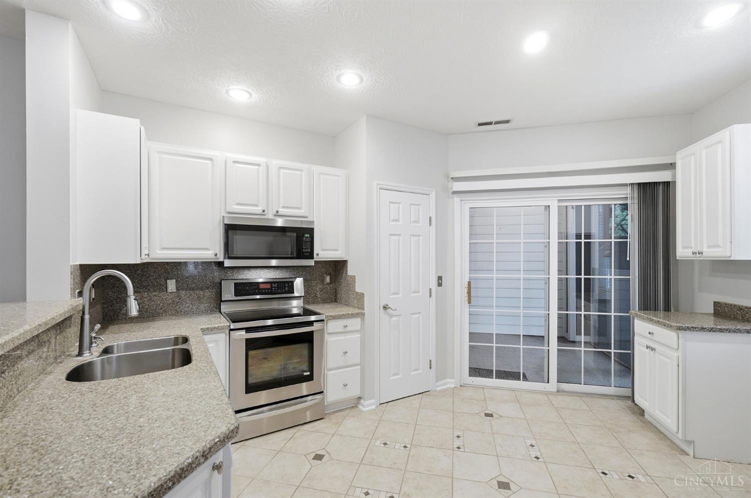 7492 Mansion Circle B