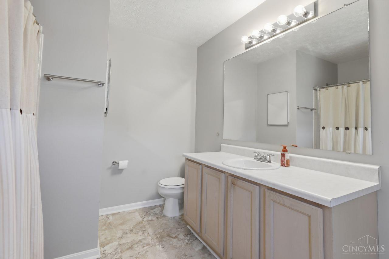 884 Venetian Terrace