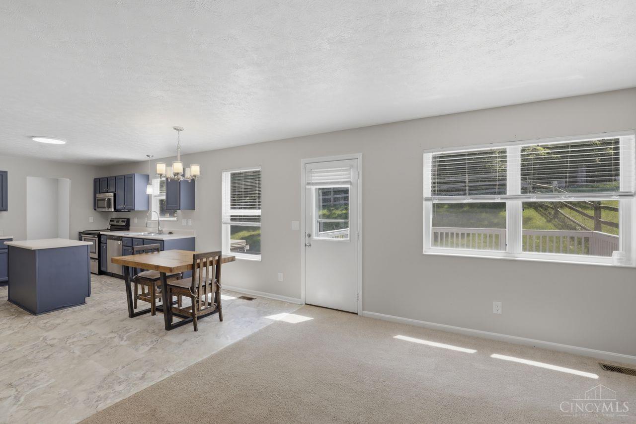 884 Venetian Terrace