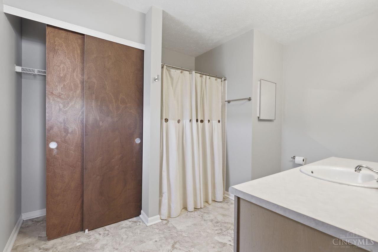 884 Venetian Terrace