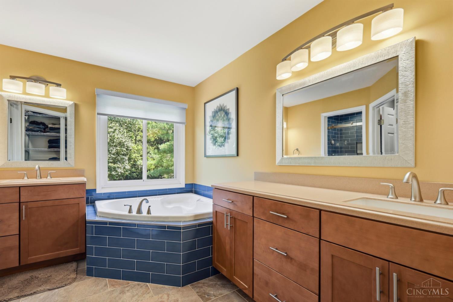 9581 Semaphore Court