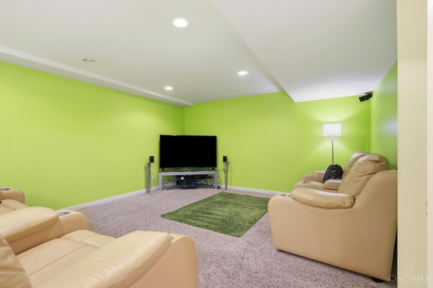 9581 Semaphore Court