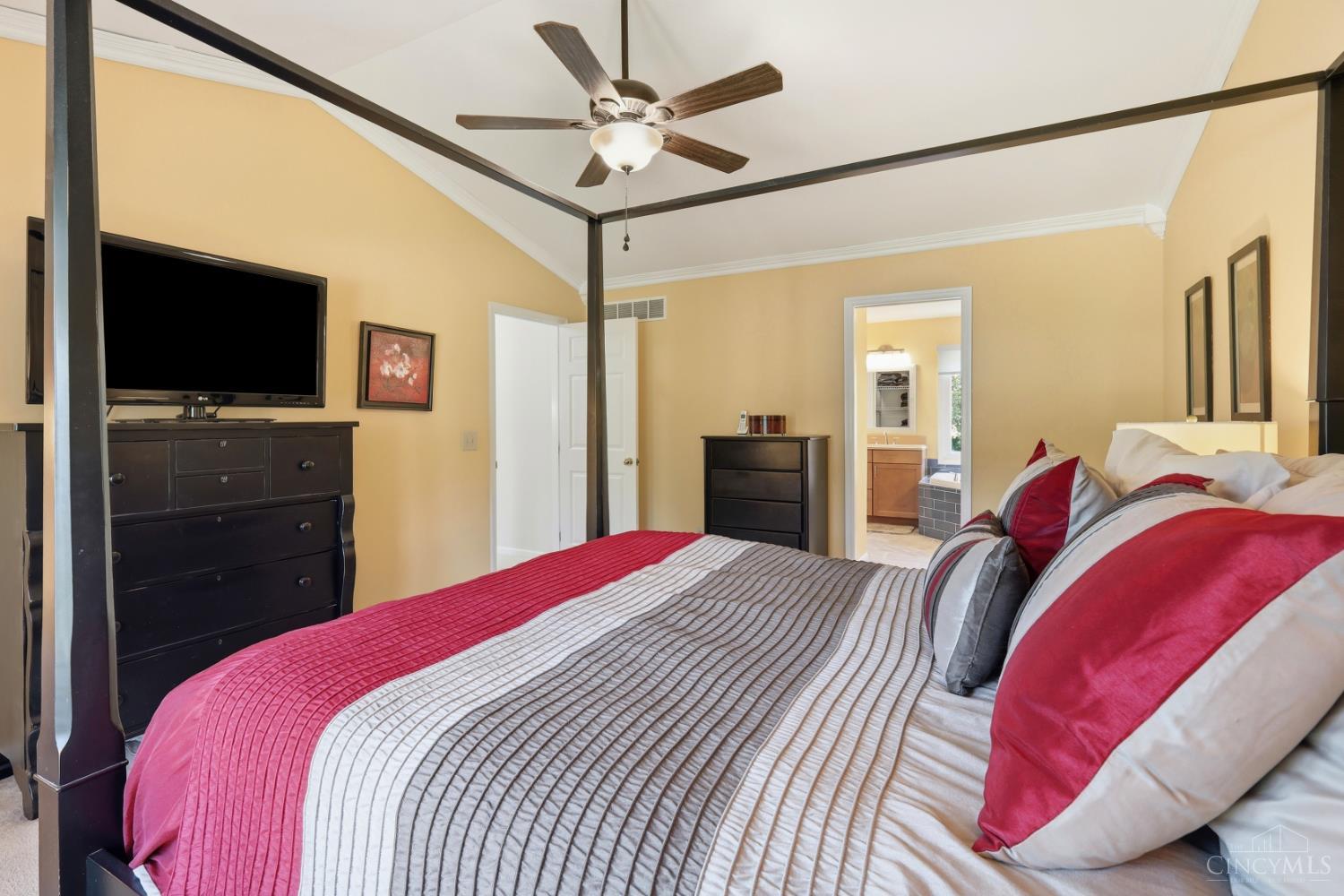 9581 Semaphore Court