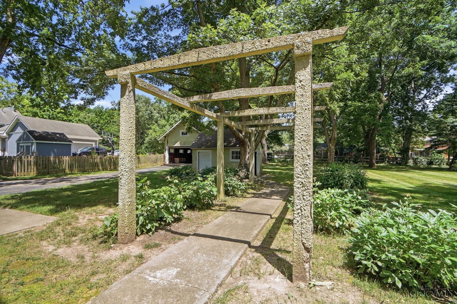 302 Oxford Avenue
