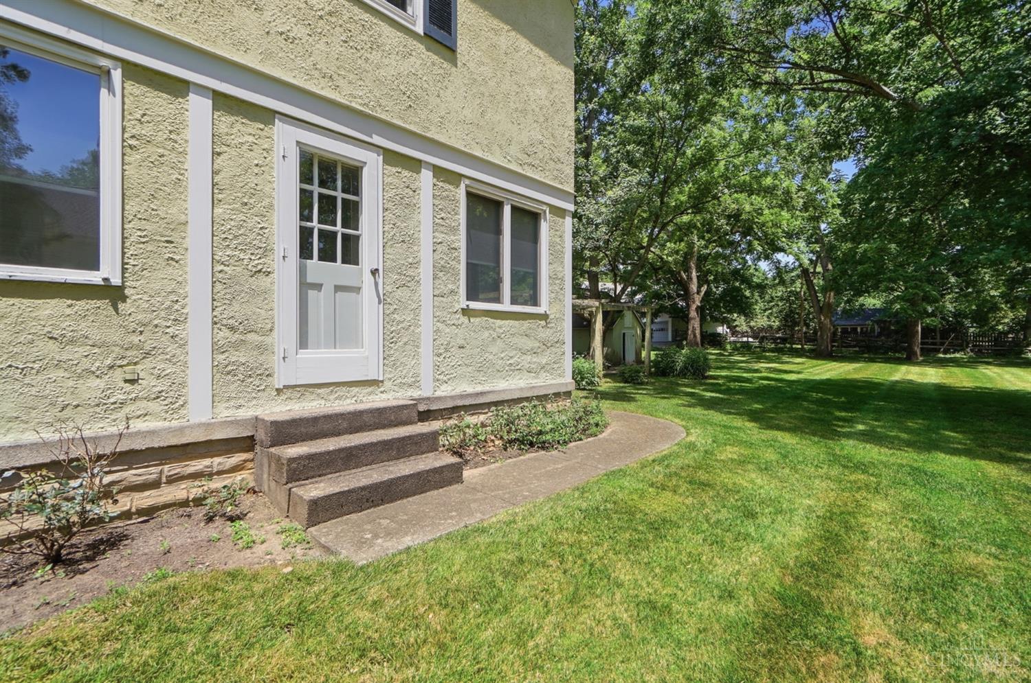302 Oxford Avenue