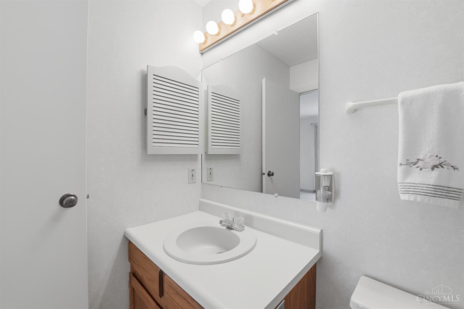 5237 Eaglesnest Drive S Unit: 32
