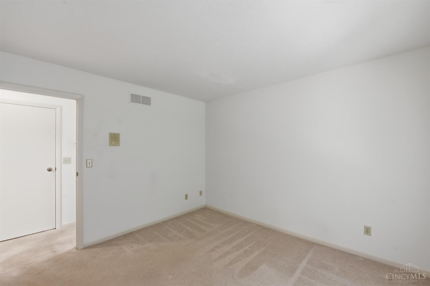 5237 Eaglesnest Drive S Unit: 32