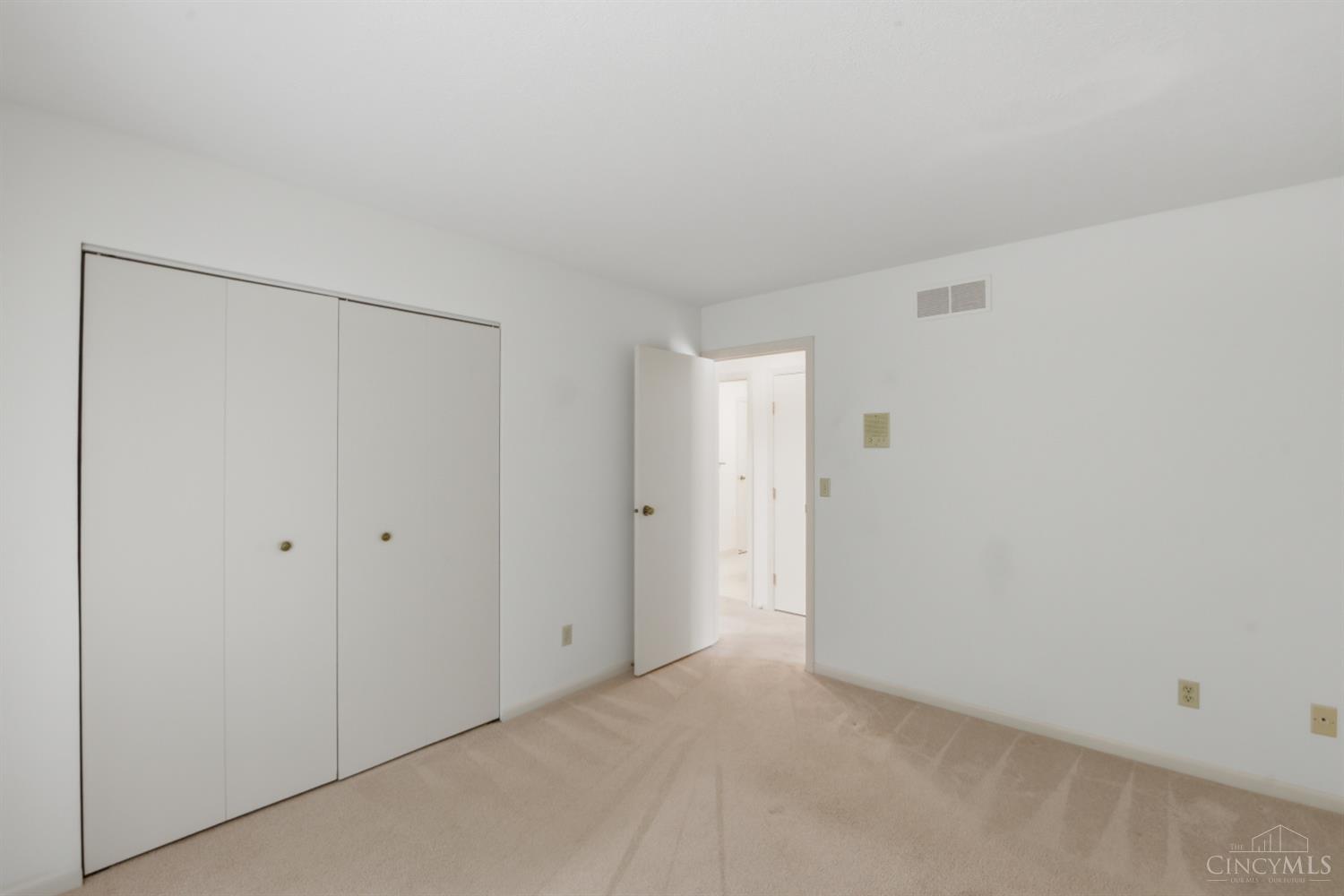 5237 Eaglesnest Drive S Unit: 32