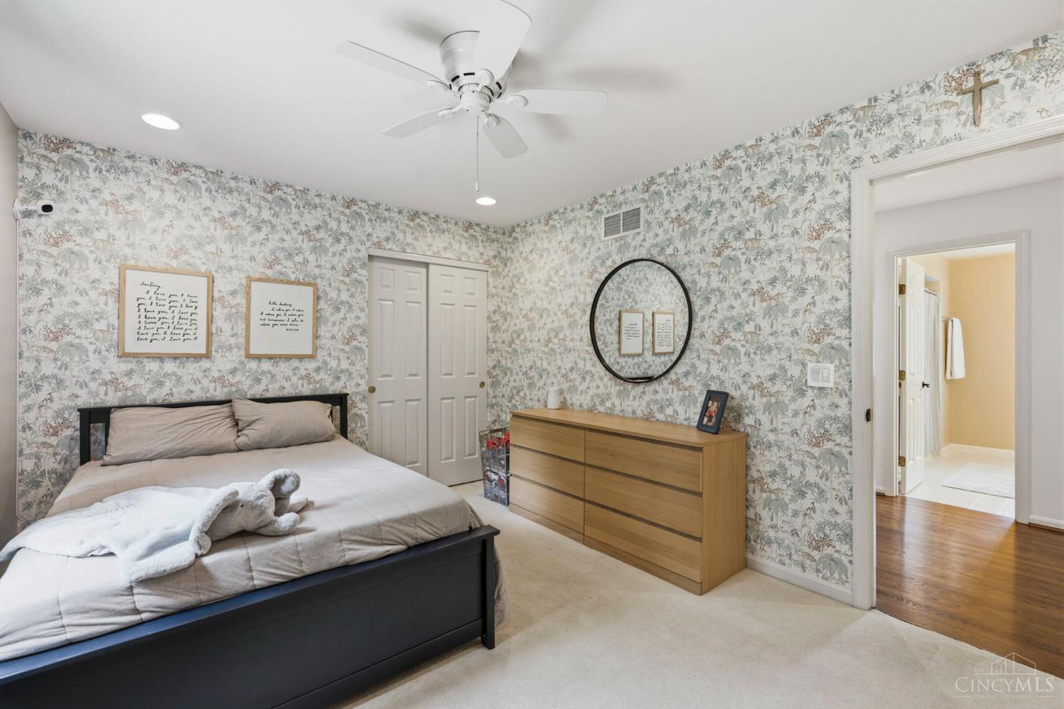 800 Eaglesknoll Court