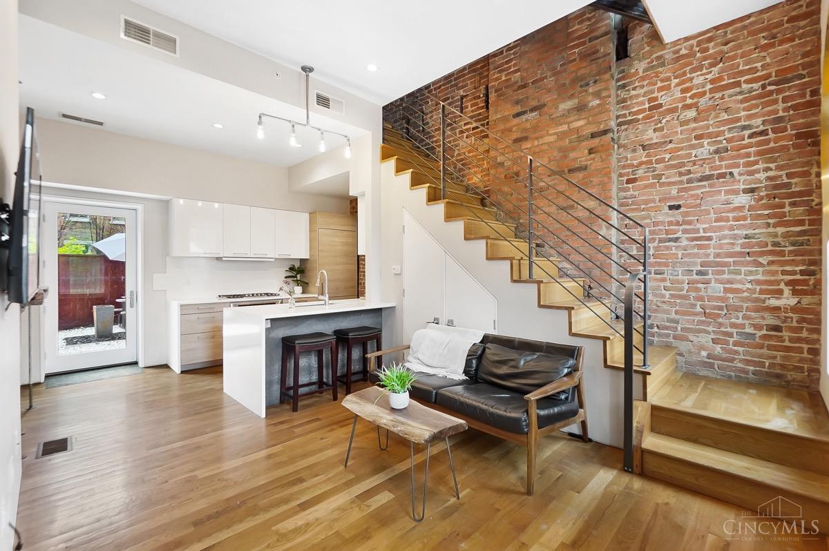 18 W Thirteenth Street 5