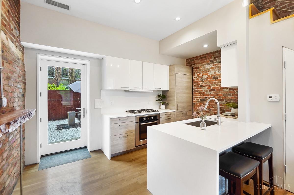 18 W Thirteenth Street 5
