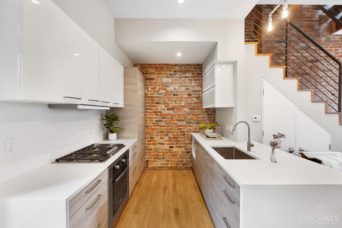 18 W Thirteenth Street 5