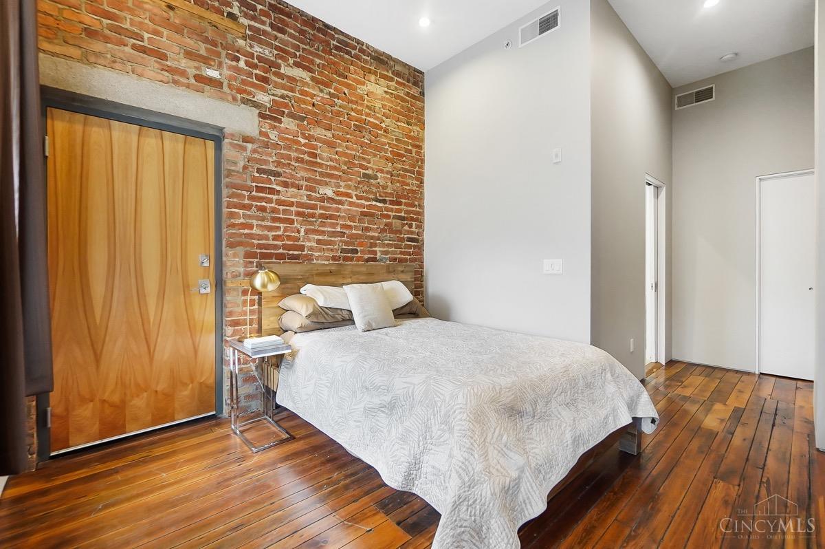18 W Thirteenth Street 5