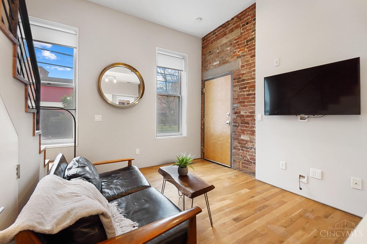 18 W Thirteenth Street 5