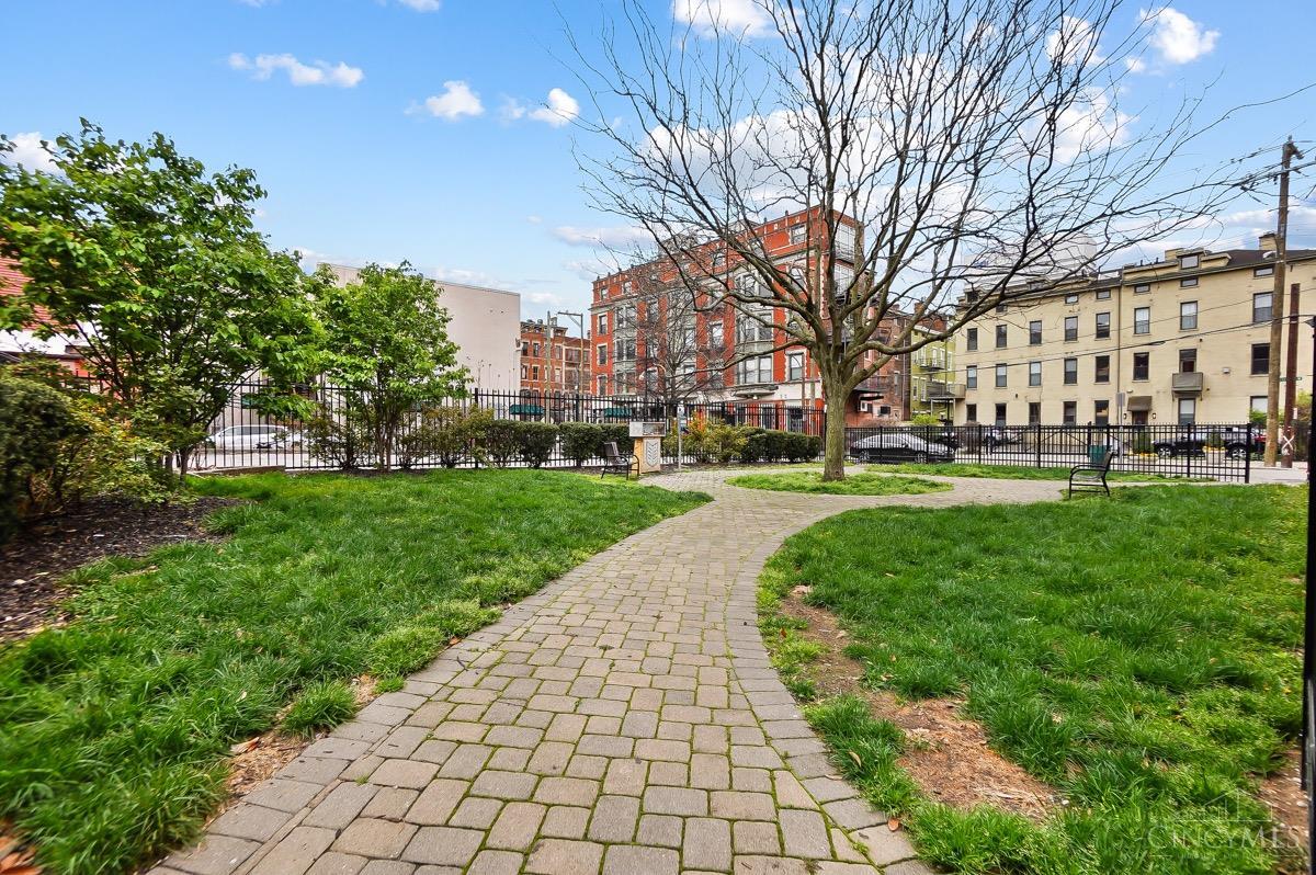 18 W Thirteenth Street 5