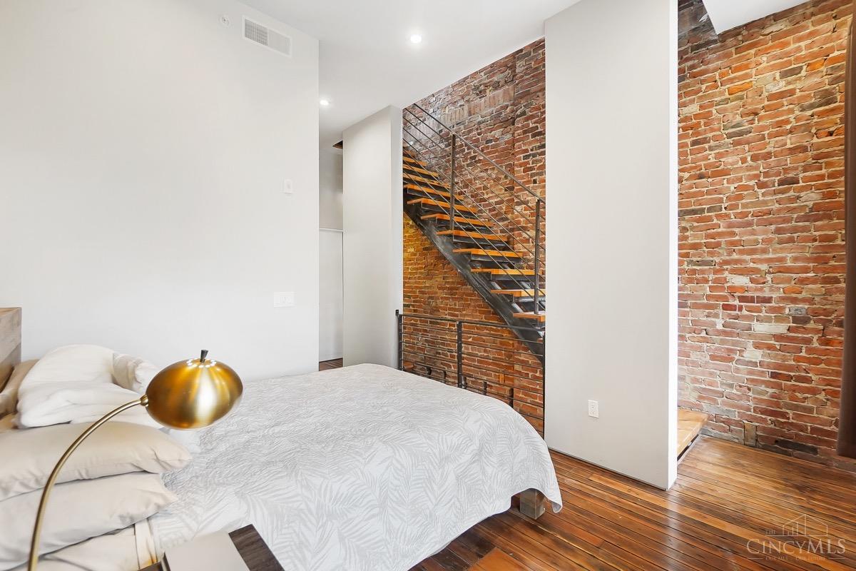 18 W Thirteenth Street 5