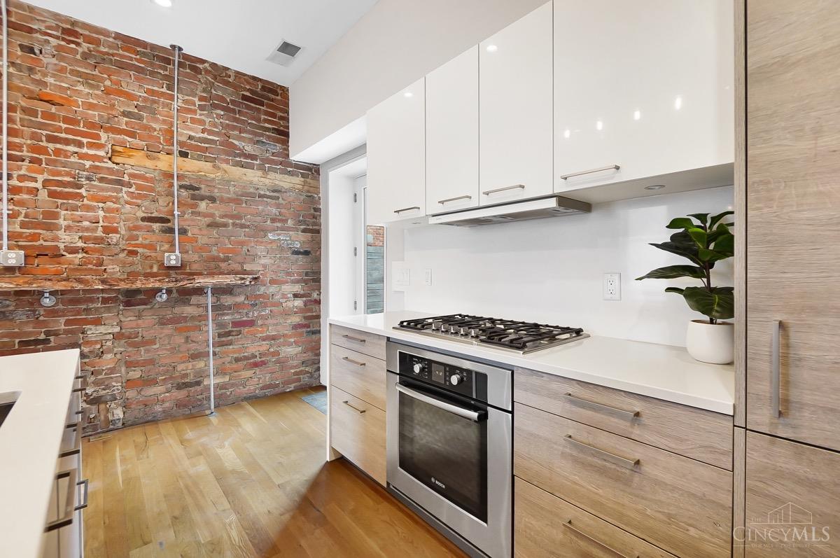 18 W Thirteenth Street 5