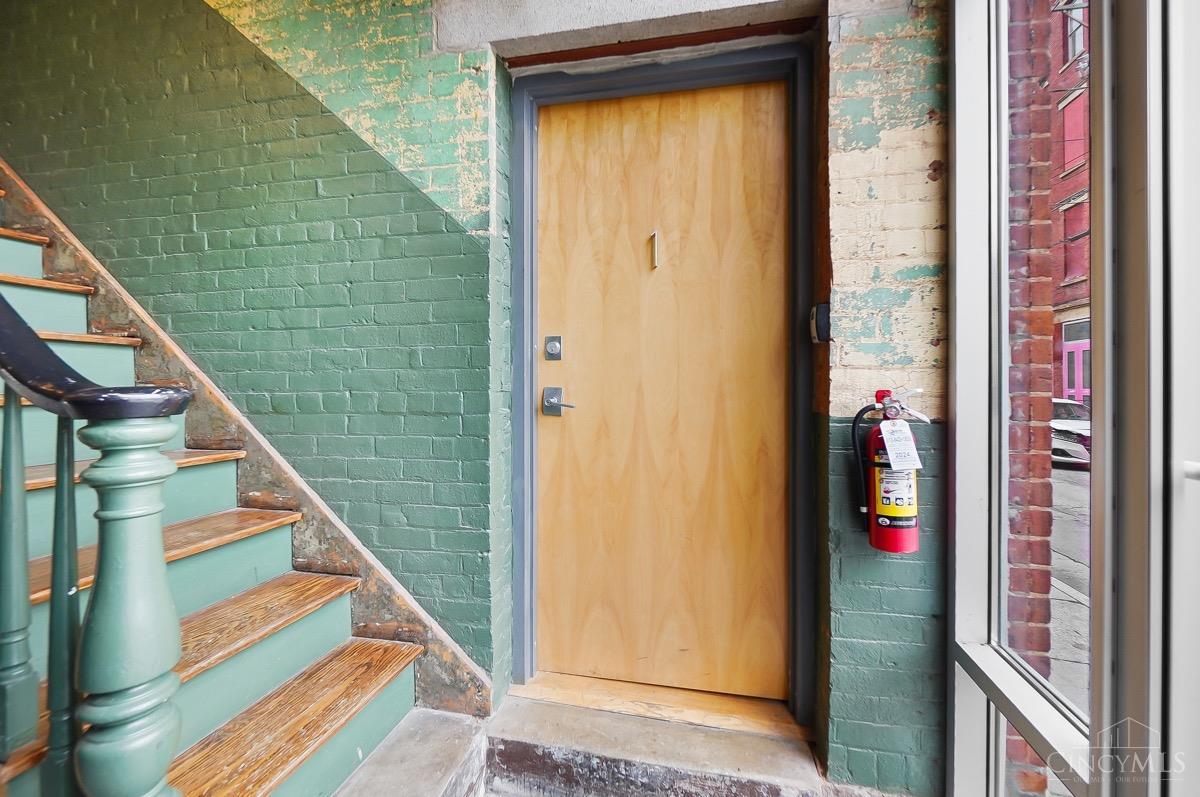 18 W Thirteenth Street 5