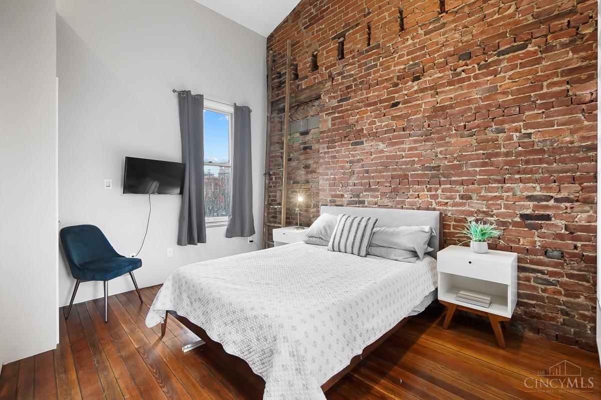 18 W Thirteenth Street 5