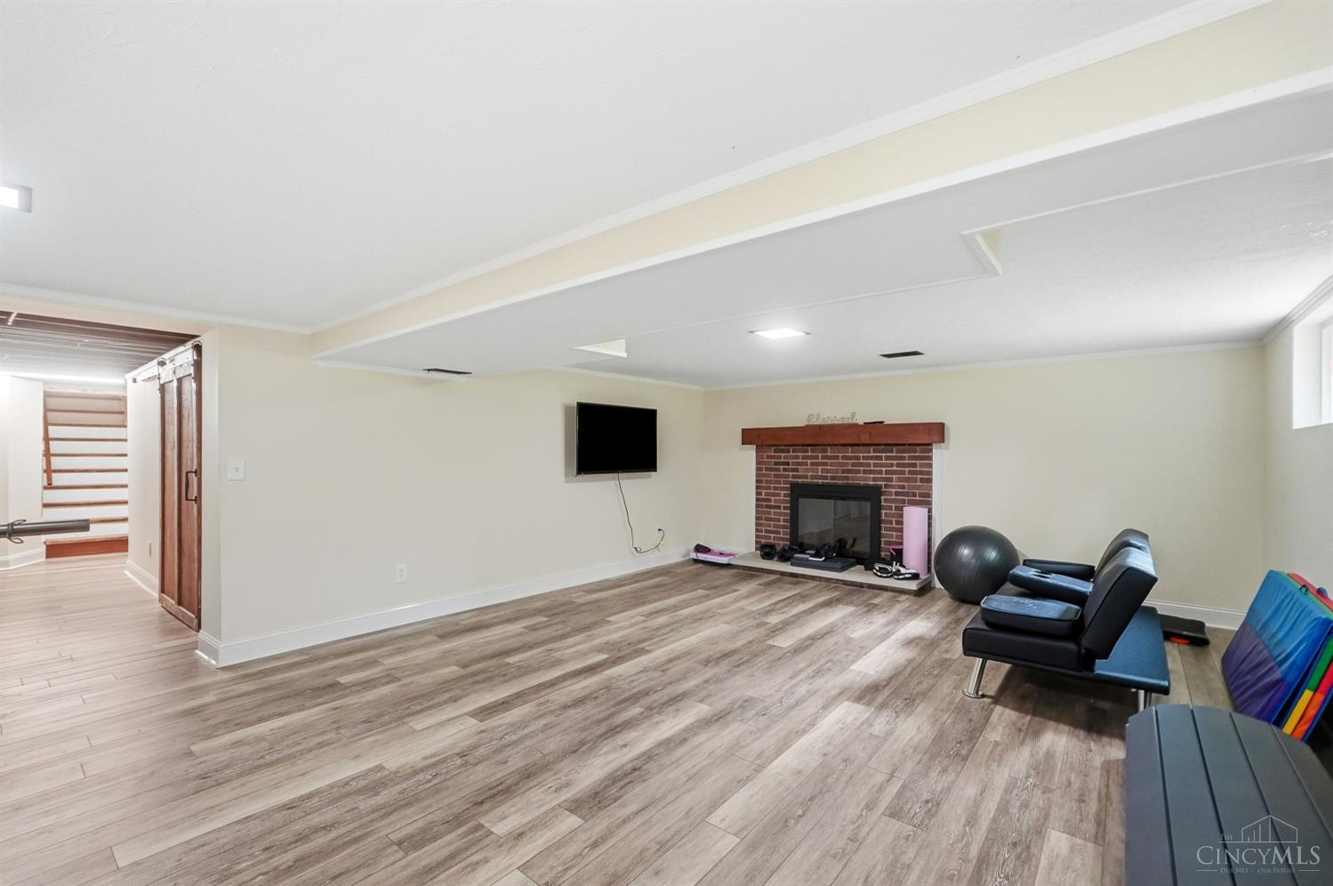 7373 Linn Road