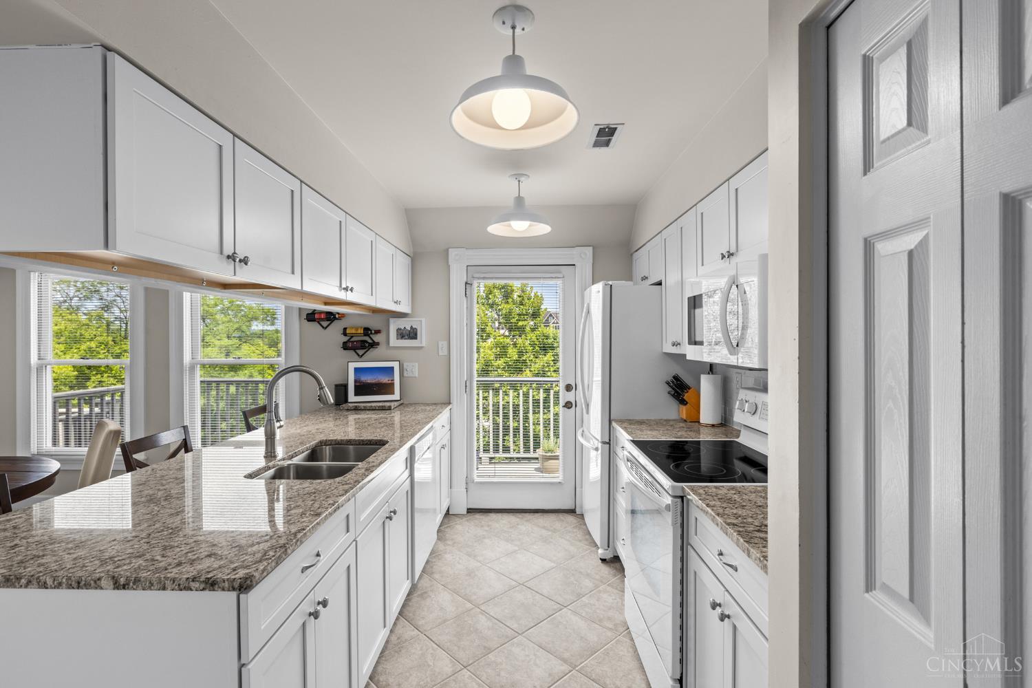 535 Tusculum Avenue Unit: 2