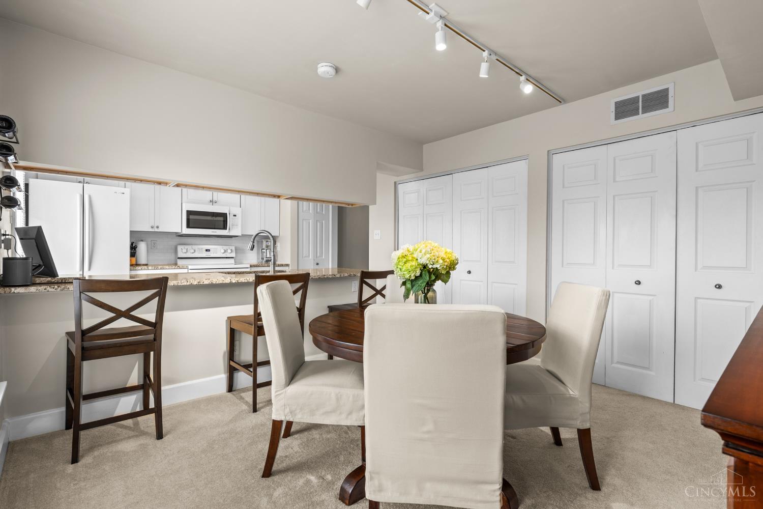 535 Tusculum Avenue Unit: 2
