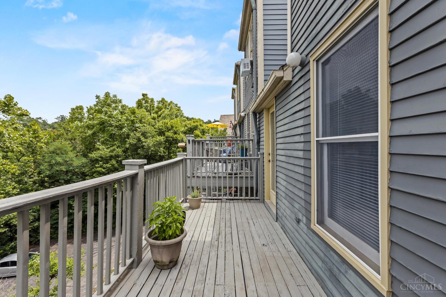 535 Tusculum Avenue Unit: 2