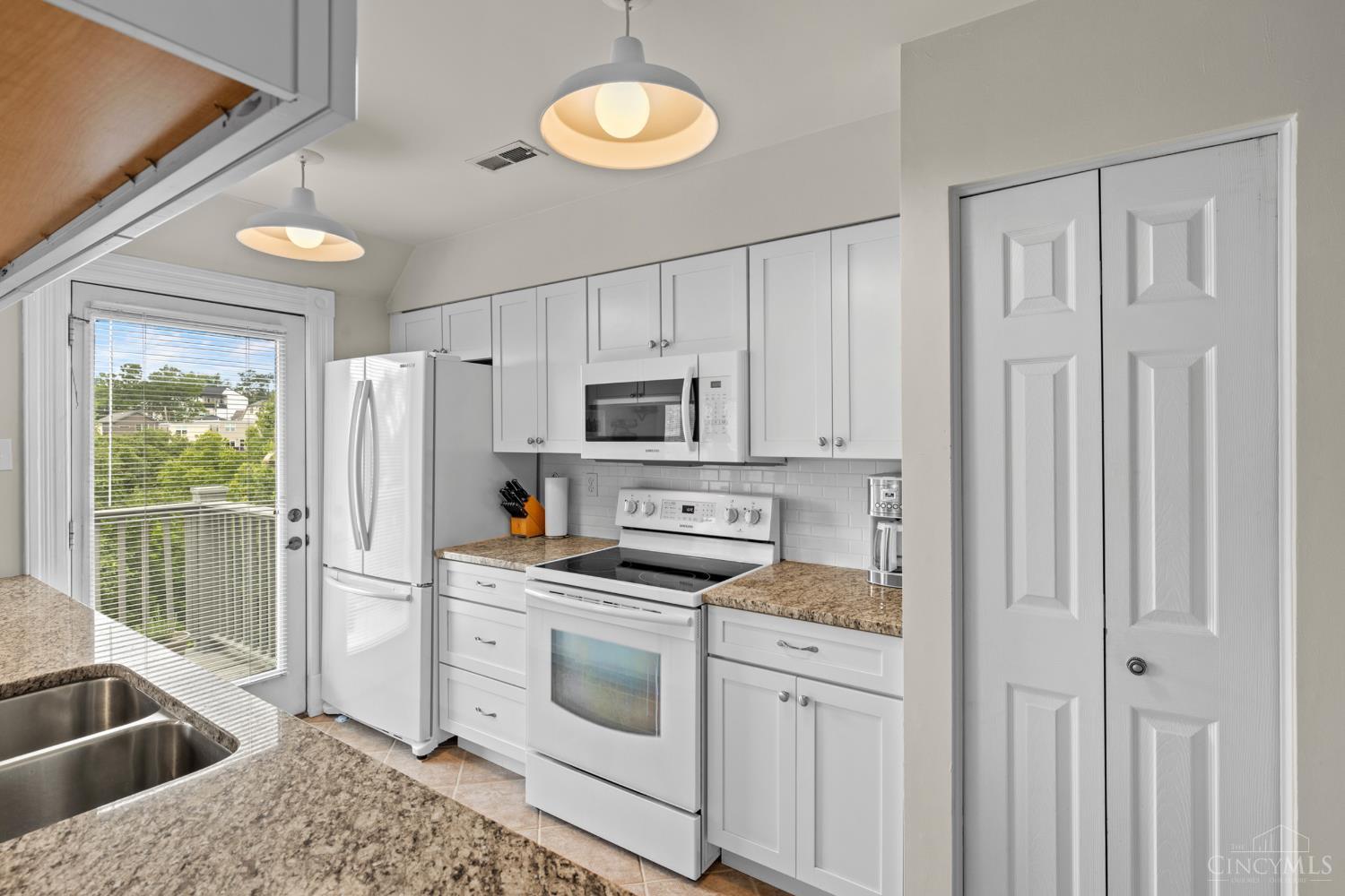 535 Tusculum Avenue Unit: 2