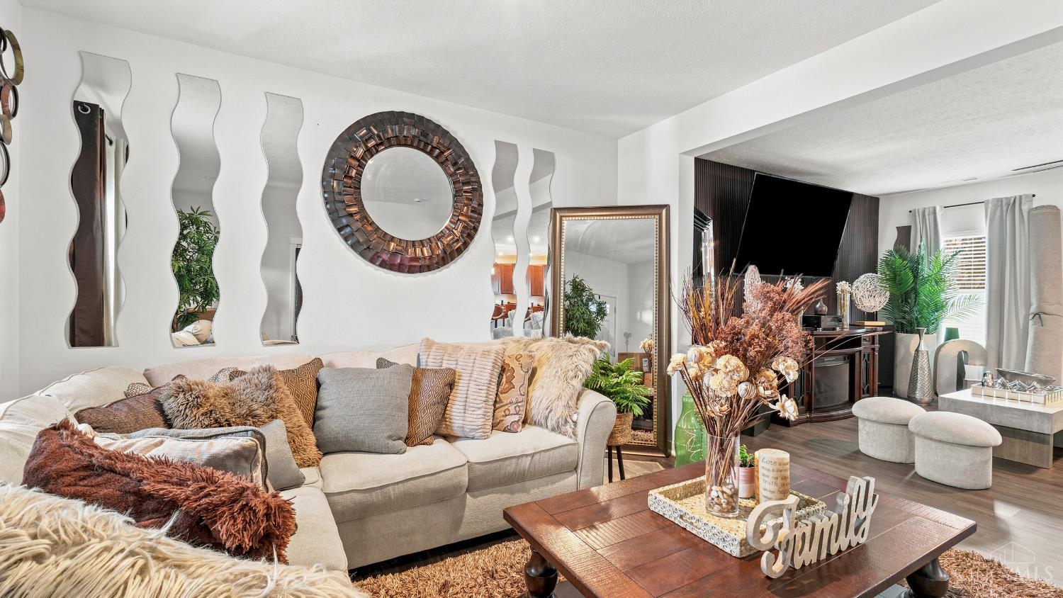 2807 Sovereign Drive
