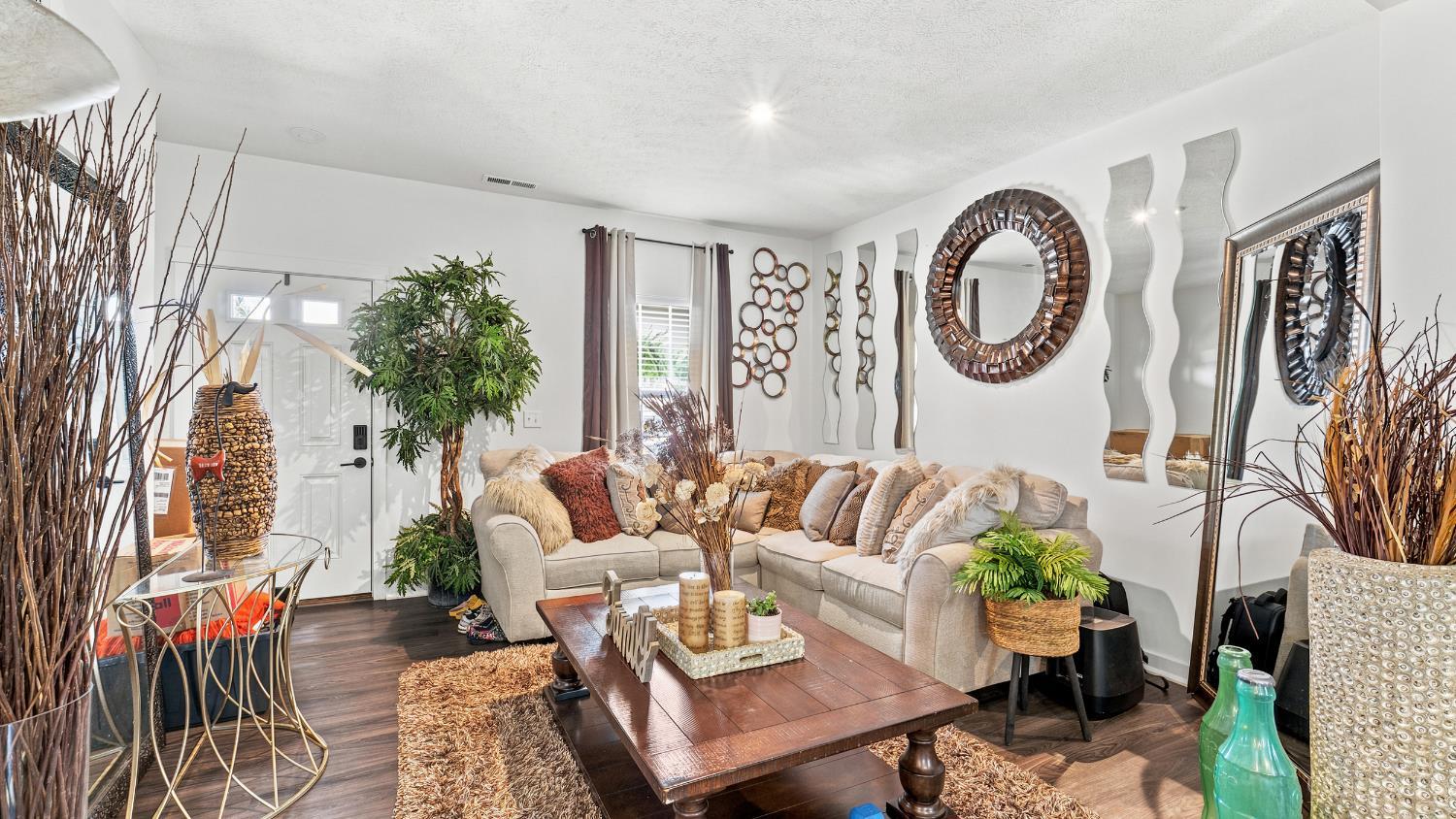 2807 Sovereign Drive