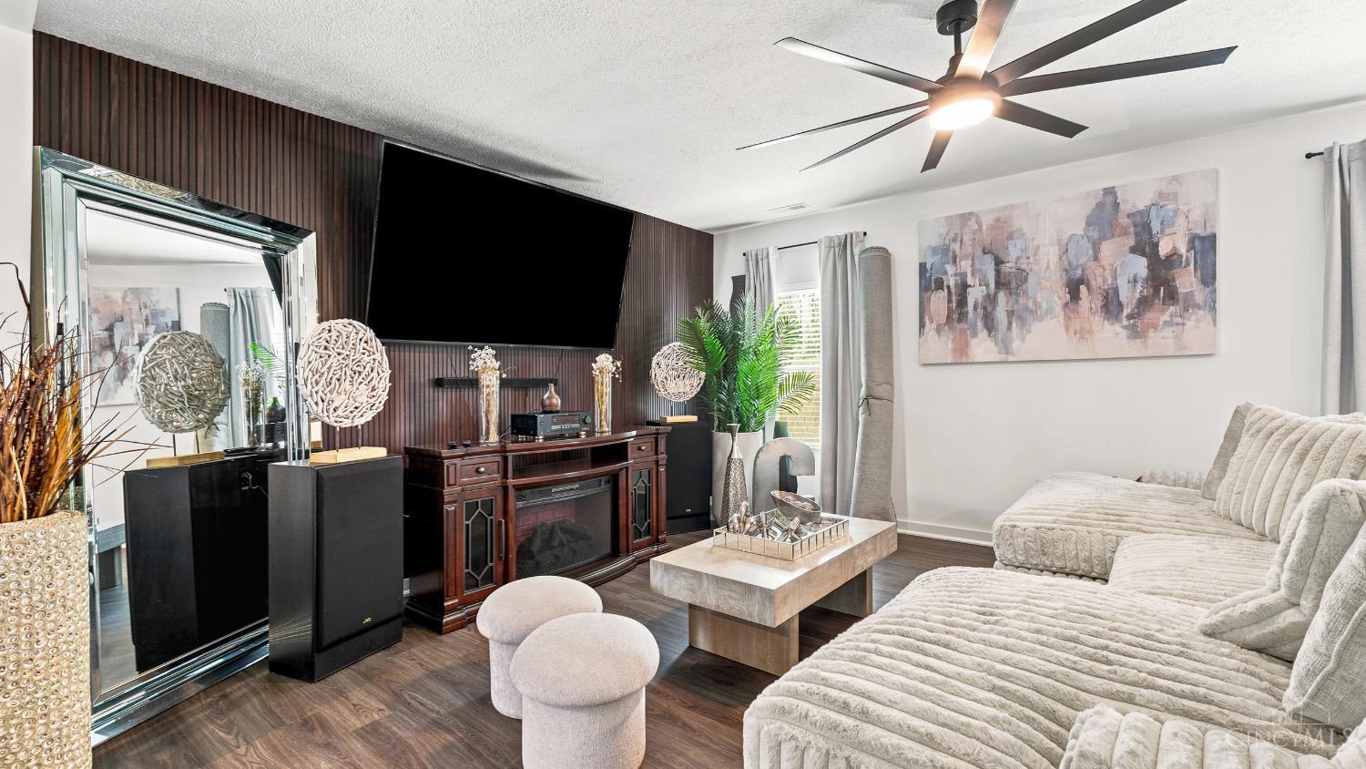 2807 Sovereign Drive