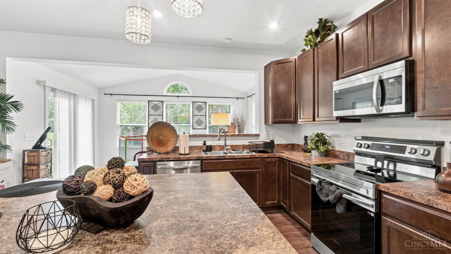 2807 Sovereign Drive